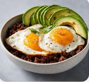 BEEF MINCE &amp; EGG POWER BOWL - CALORIES:424 / P:50g F:22g C:6g