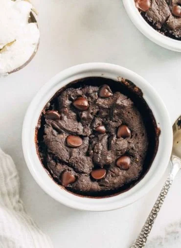 CHOC PROTEIN MUD CAKE - CALORIES:351 / P:40 F:15 C:12