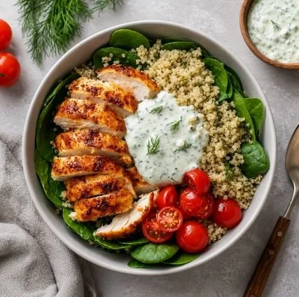 CHICKEN QUINOA BOWL - CALORIES: 495 / P:54g F:7g C:54g