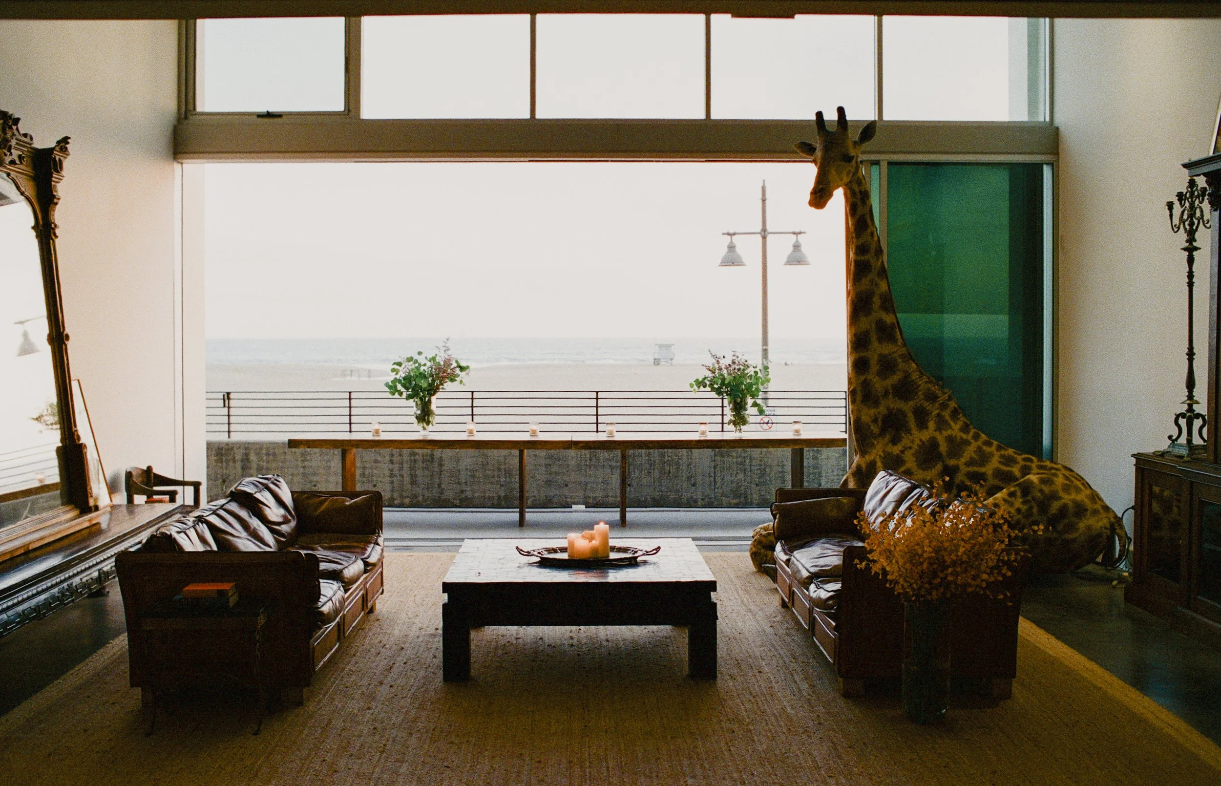 loft-2-dining-table-beachfront-venice-beach.jpg