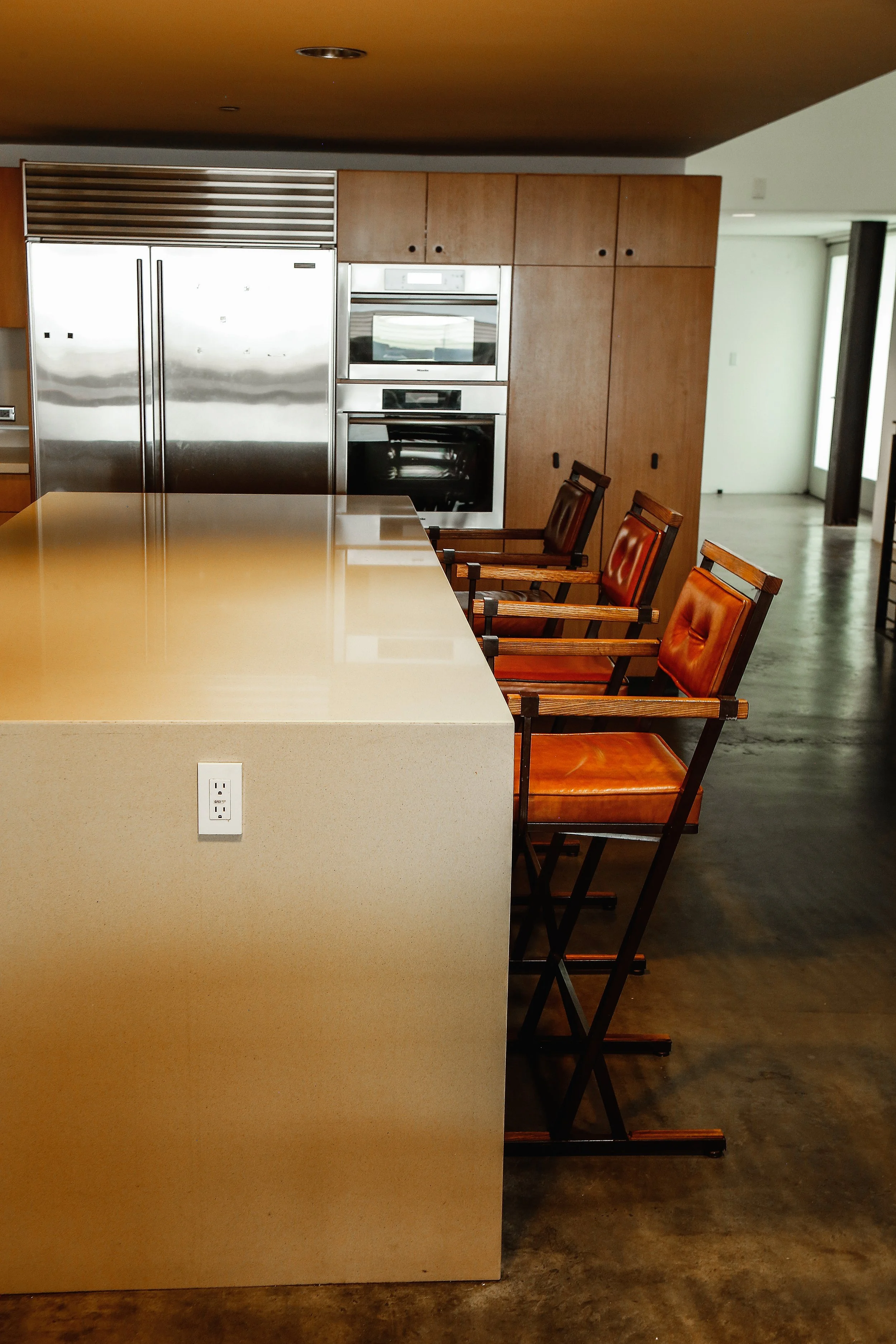 lofts-venice-beach-loft-1-full-kitchen.jpg