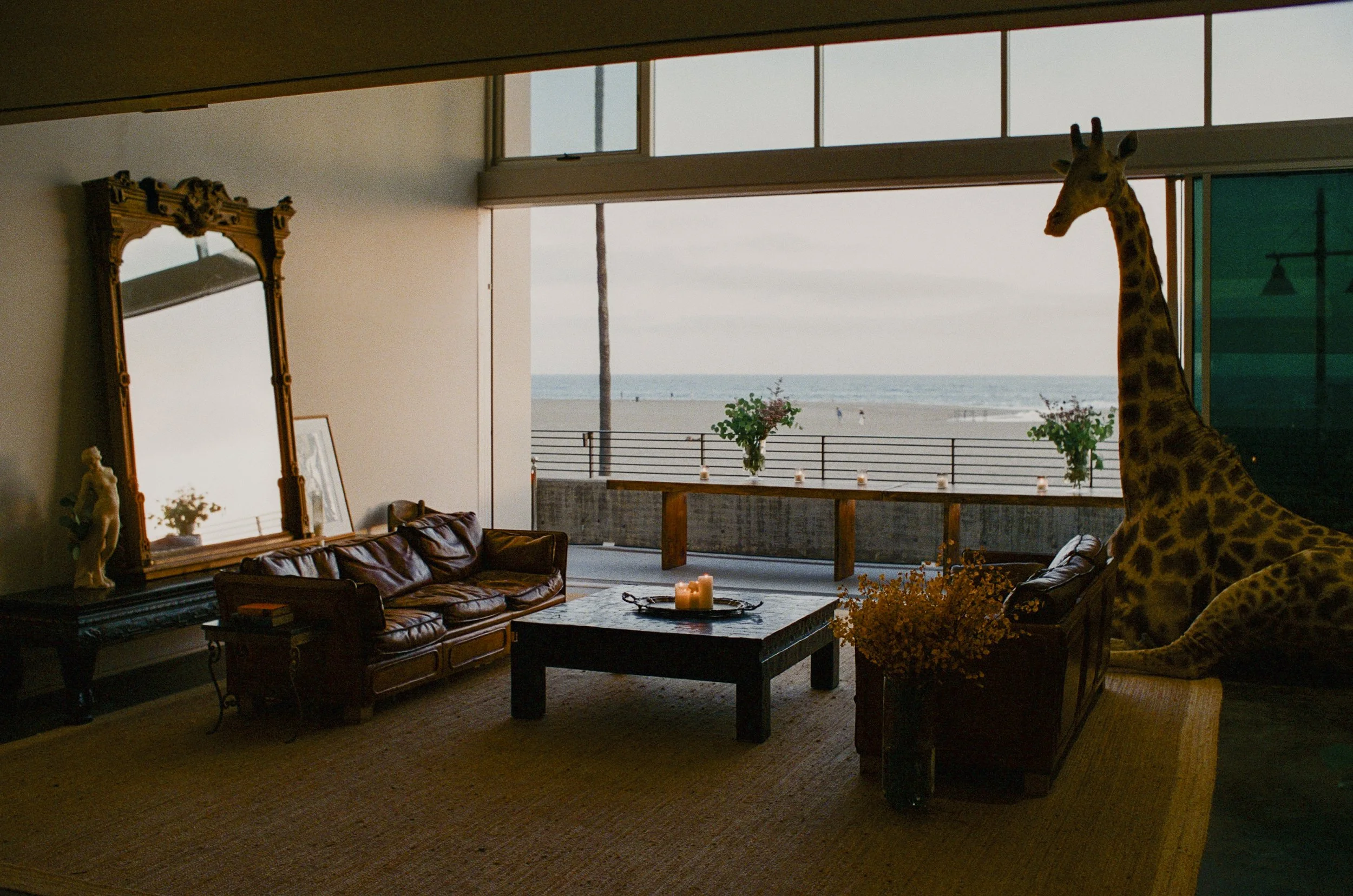 loft-2-living-room-leather-sofas-ocean-view-venice-beach.jpg
