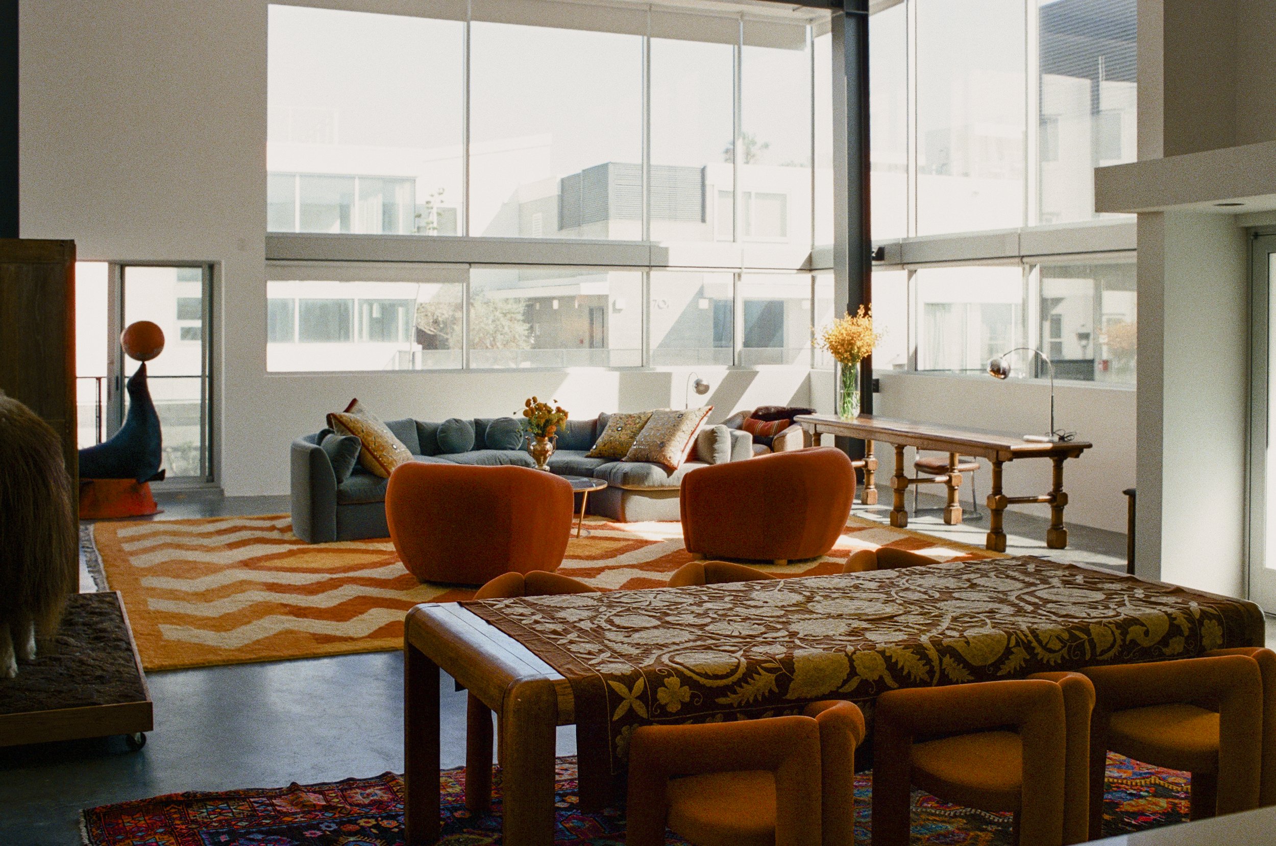 loft-4-dining-table-natural-light-venice-beach.jpg
