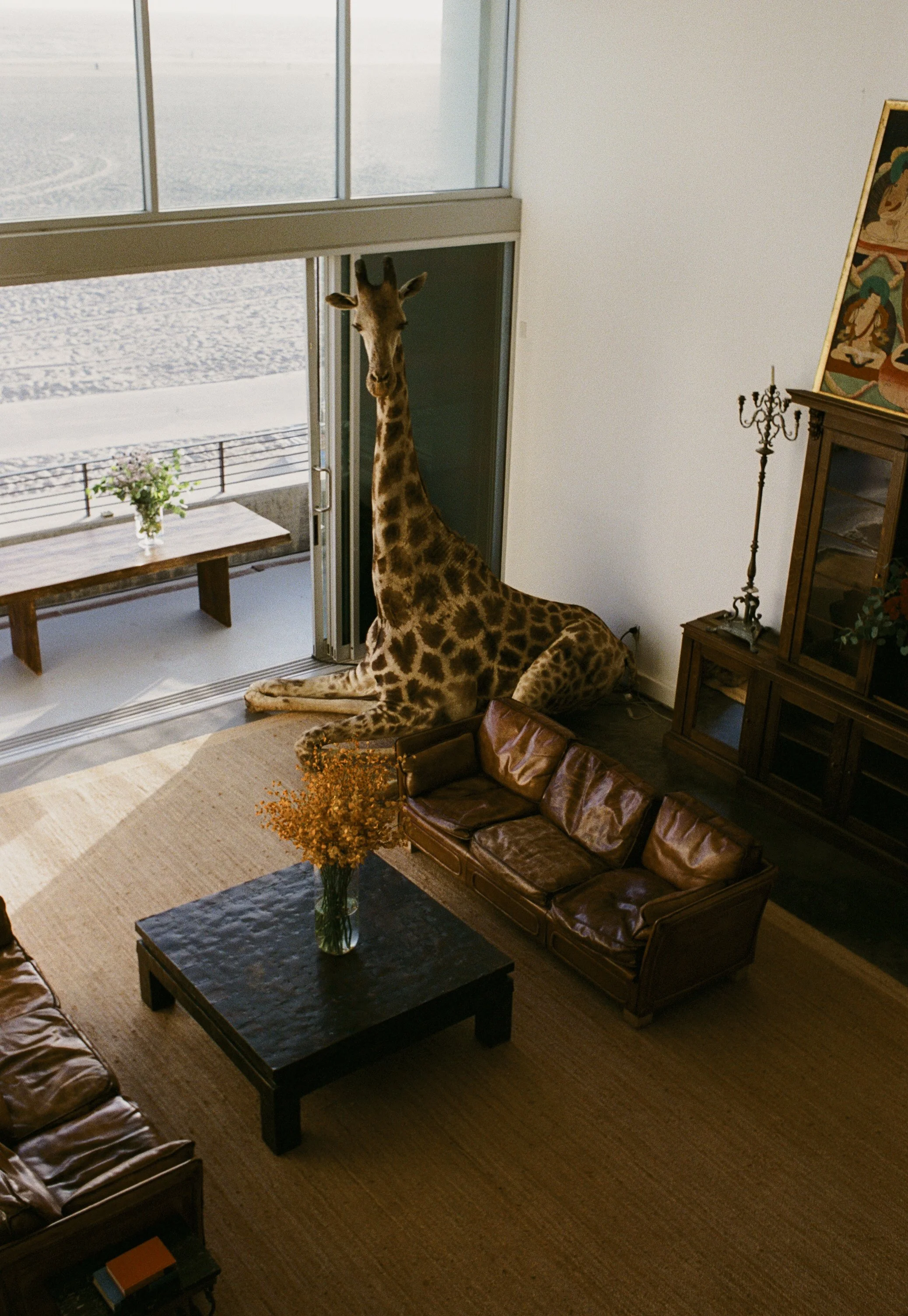 loft-2-living-room-fireplace-giraffe-venice-beach.jpg