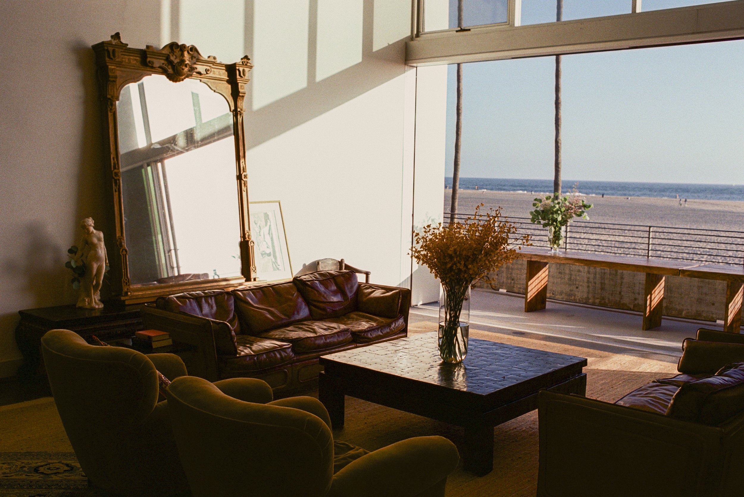 loft-2-living-room-ocean-view-venice-beach.jpg