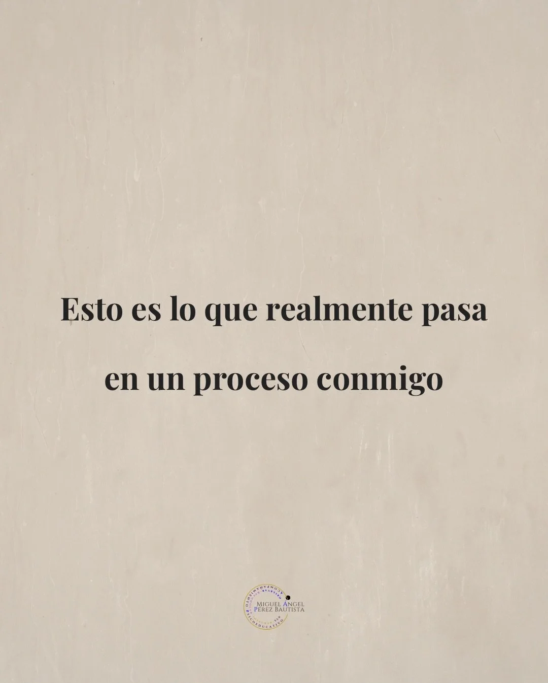 No es hablar por hablar.

Es trabajar lo que ya viste,
pero todav&iacute;a no has cambiado.

En una sesi&oacute;n observamos patrones, decisiones evitadas, v&iacute;nculos desgastantes, formas de abandono propio y resistencias que parecen argumentos 