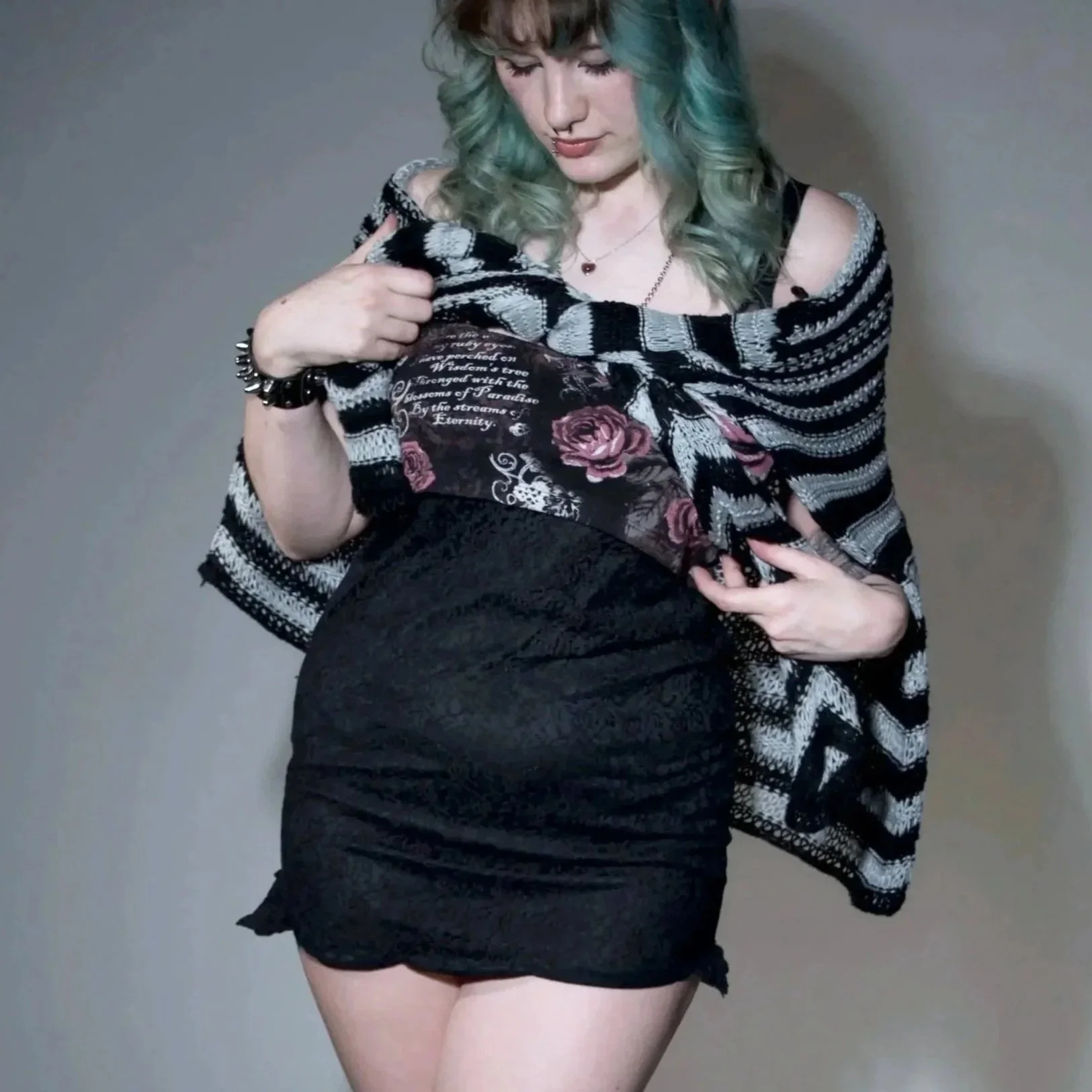 Roses & Lace Mini Dress ꫂ ၴႅ༘