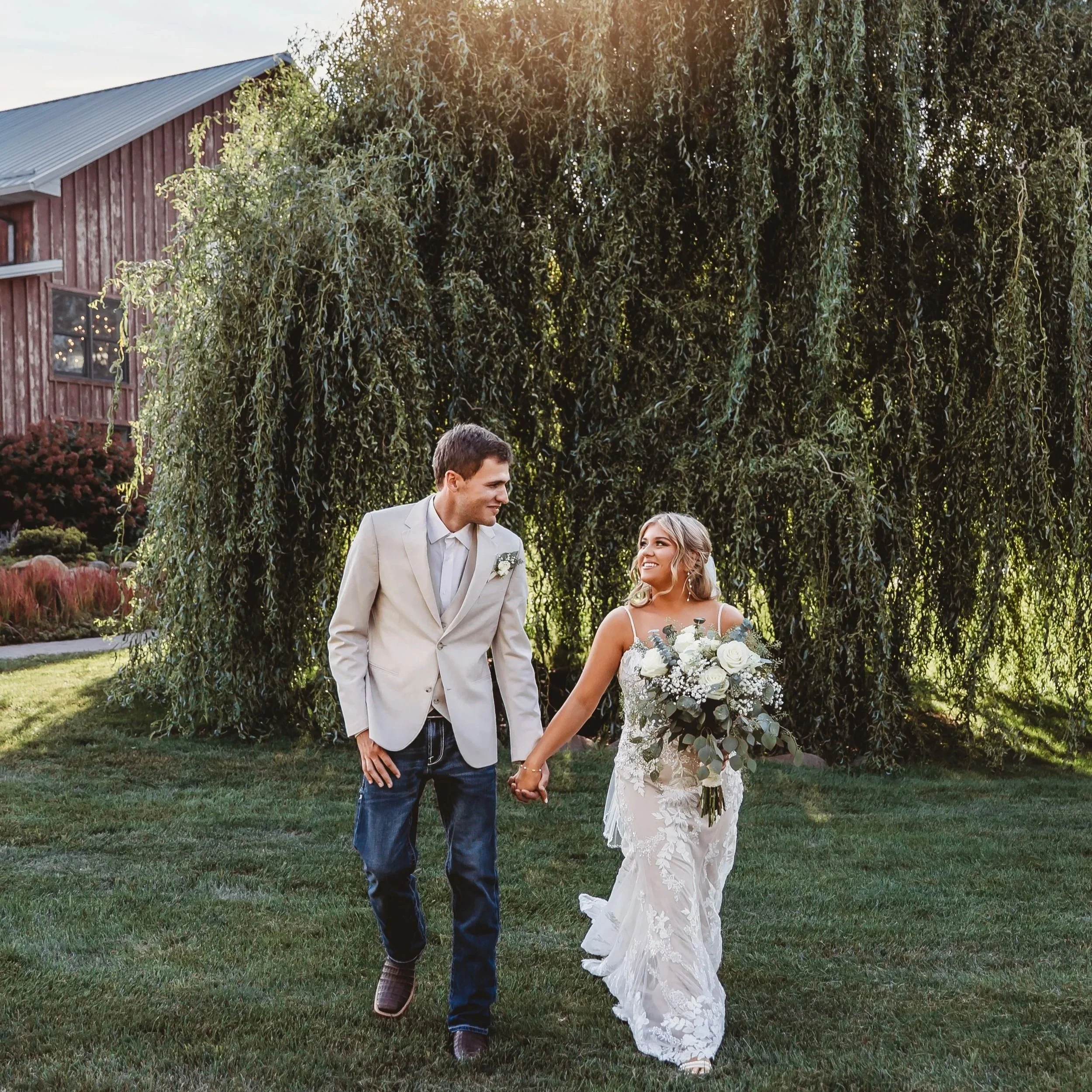 wedding, hornbakers,Princeton,IL, happy couple, wedding photographer