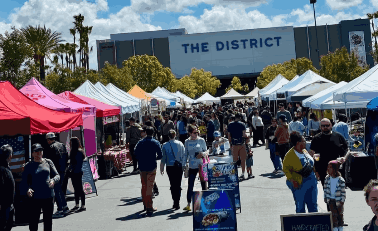 The Districts Farmer Market in Tustin