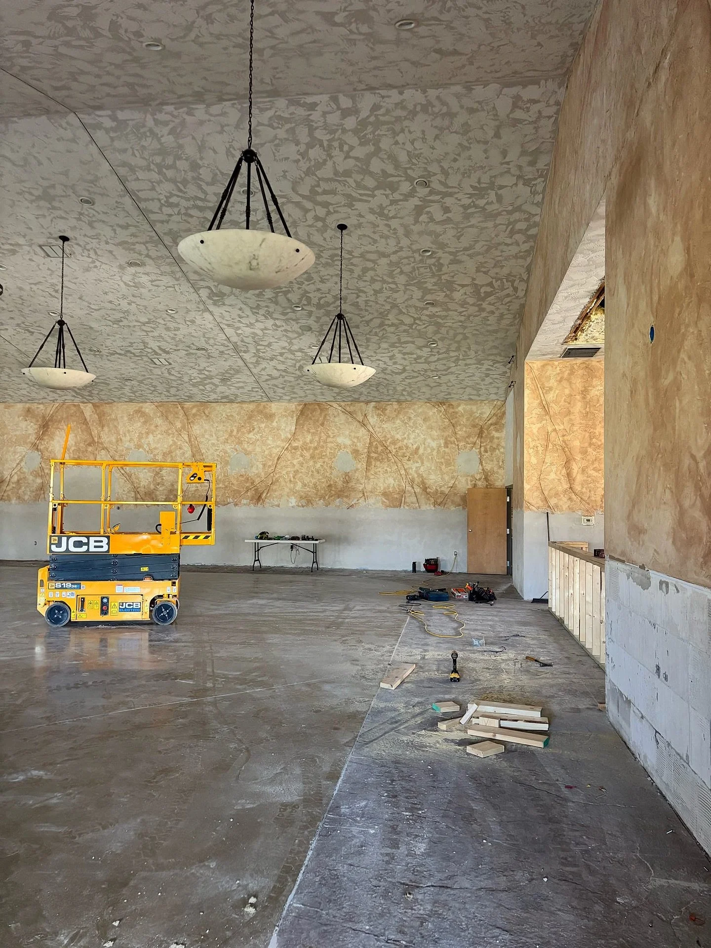 From construction to celebration&mdash;this is where countless toasts and unforgettable nights will soon unfold. The countdown is on&hellip; We&rsquo;ll see you at the bar.🥂