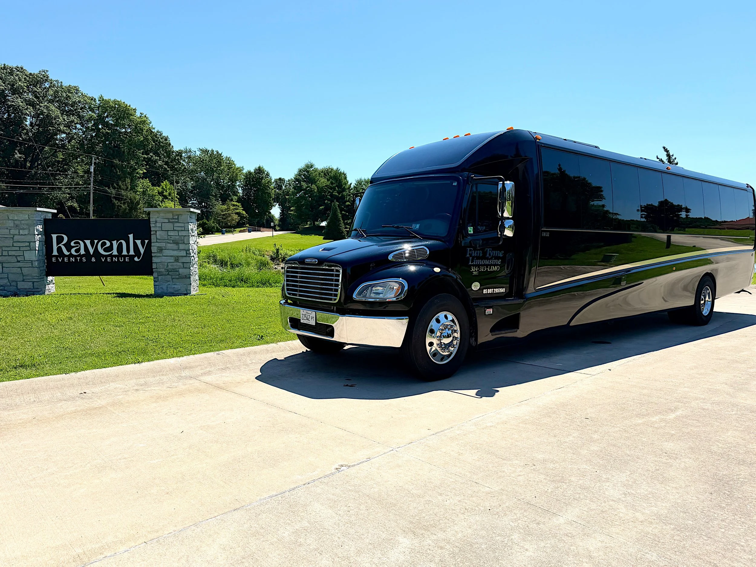 We got a special visit from one of our preferred vendors, Fun Tyme Limousine, last week! 

Fun Tyme is a trusted limousine service here for all your pre and post wedding needs!