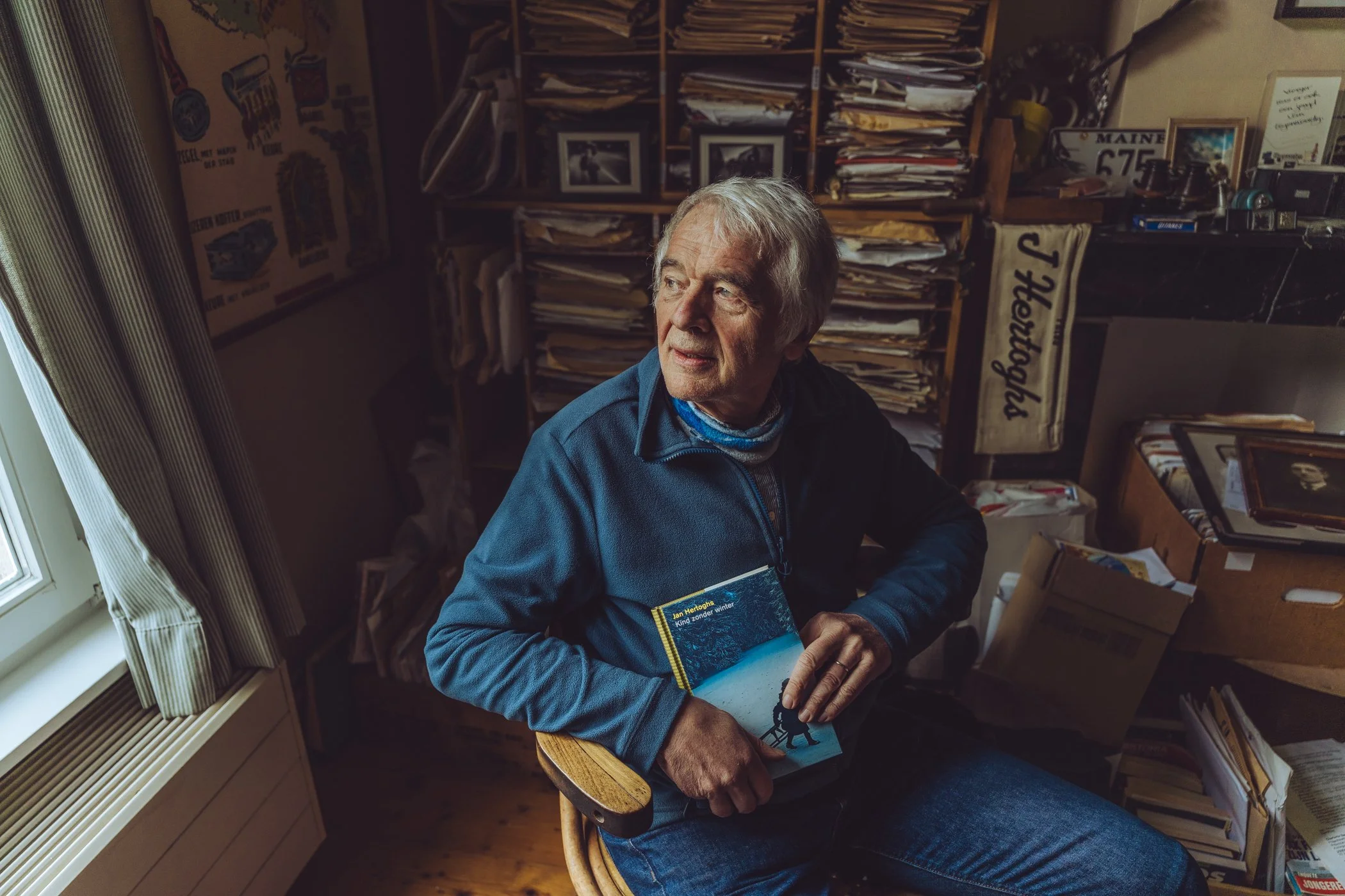 Jan Hertoghs met zijn boek 'Kind zonder winter'