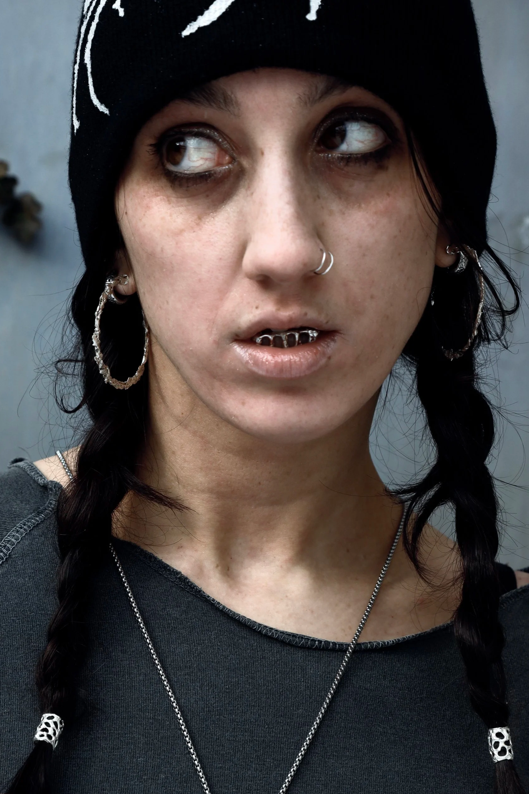 BACKBONE HOOPS (2025).
i love classic silver hoops, but couldn't find an everyday pair that was also a little interesting. the backbone technique leant itself well to this i think. ☆
GRILLZ (2025).
a bit of a side project and an experiment with a com