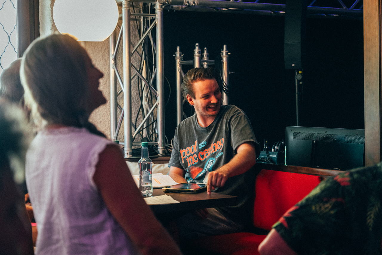 Hauptdarsteller Alexander Müßig bei einer musikalischen Probe · © 2026 Niklas Winkler / Birsteiner Festspiele | Foto zur redaktionellen Verwendung freigegeben.