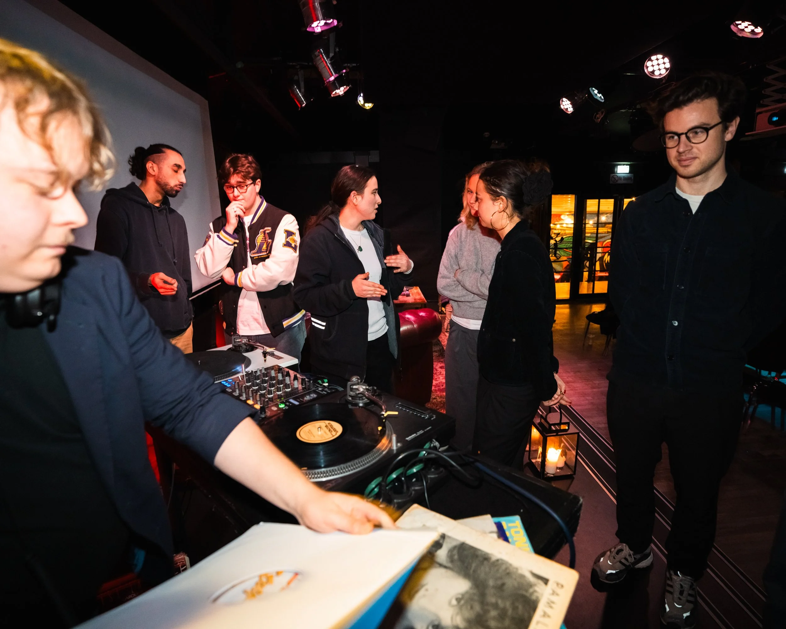 Sigurd 19/12/24
DJ TALK 1 m. Emil Degner, Mai Shaarup, Boogie Rookie, JVC og DJ Ary