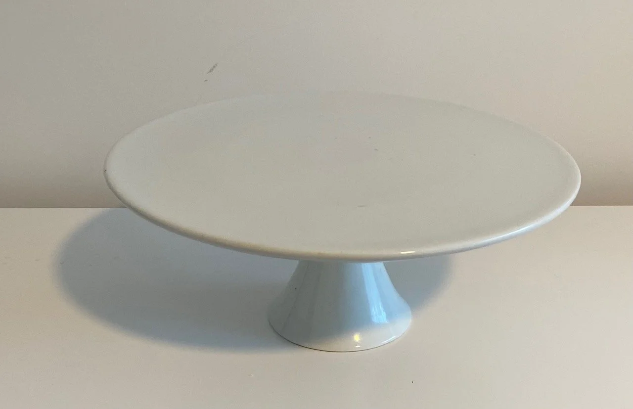 White ceramic cake stand, fits 31 cm diameter cake
