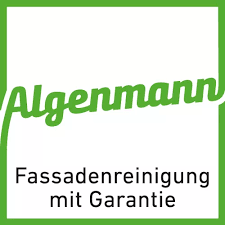 Logo von Algenmann mit der Aufschrift 'Fassadenreinigung mit Garantie' auf weißem Hintergrund.