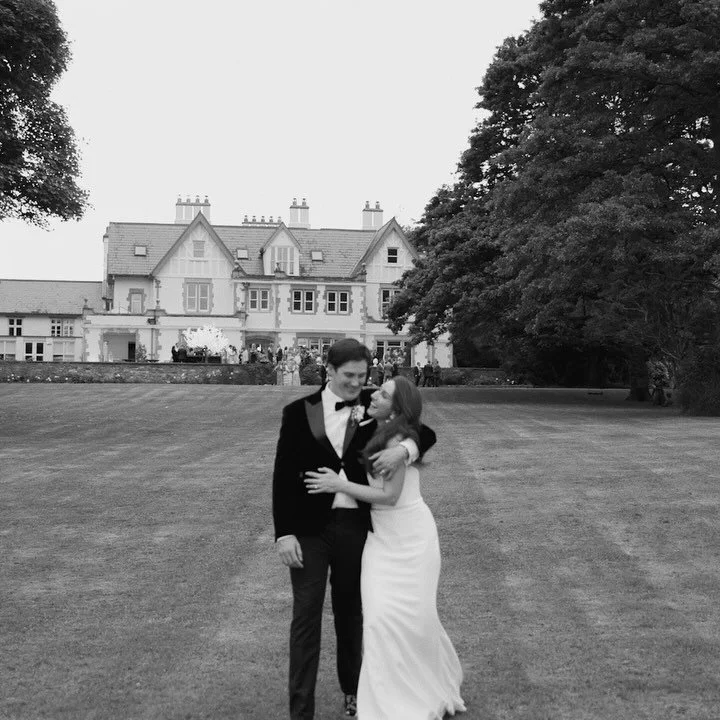 Ten perfect postcards of these two angels. I'm not sure we could possible love you anymore than we do! Happy Anniversary lovers - hope you have the most magical day celebrating your "jackpot" kind of love &hearts;️

Photo + Video: @nonficti