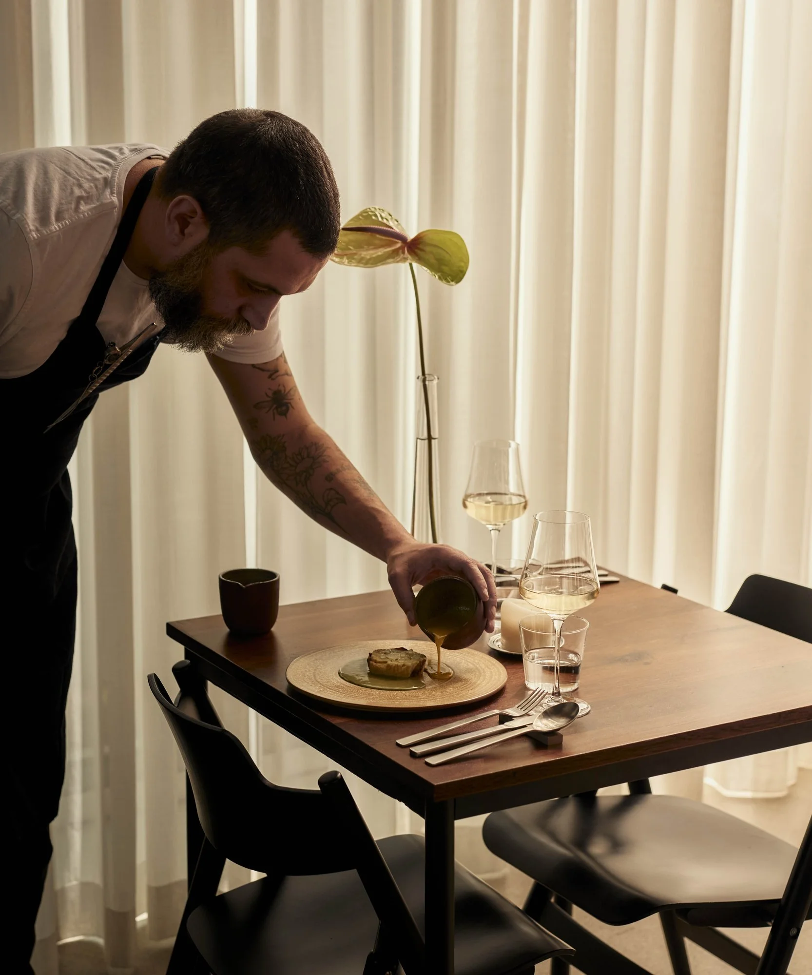 new-light-restaurant-ambiance.jpg