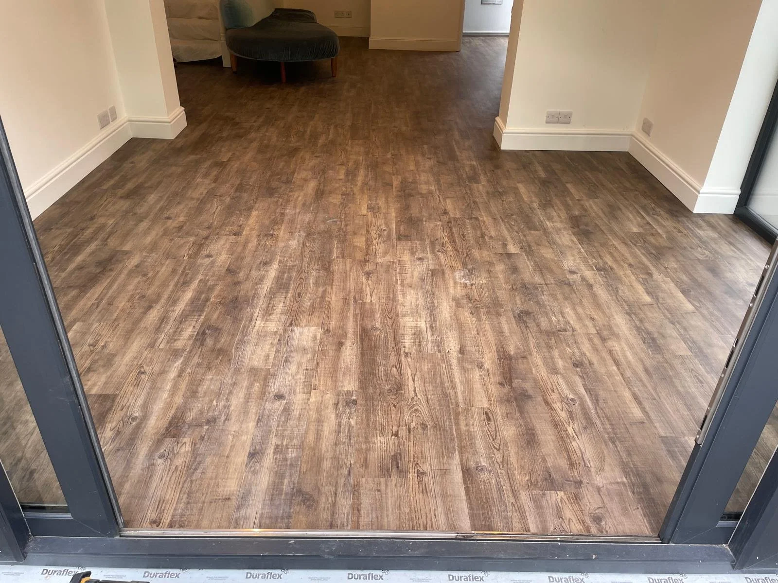  Karndean Knight tile mid one Oak