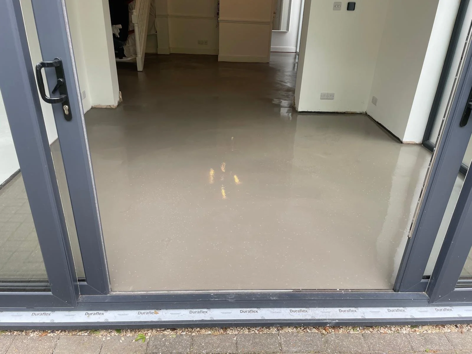 Lounge floor prepared with latex