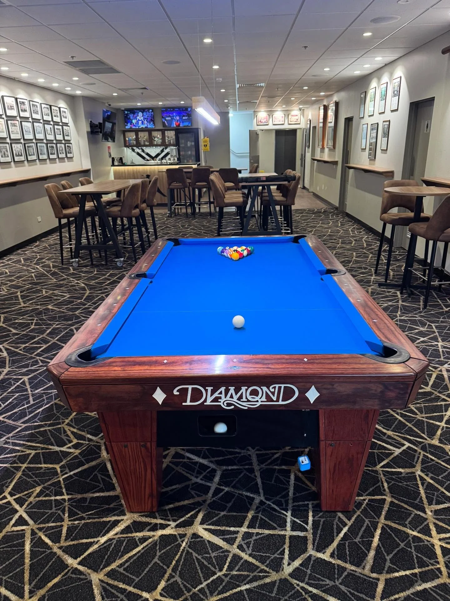 Cool little Pool Lounge at Magpies Waitara. Good spot to watch games and shoot pool. Re-clothed, re-levelled and fresh balls. Shout out to @cuei5m for the fresh lil chalk holders, check him out for your pool accessories.
