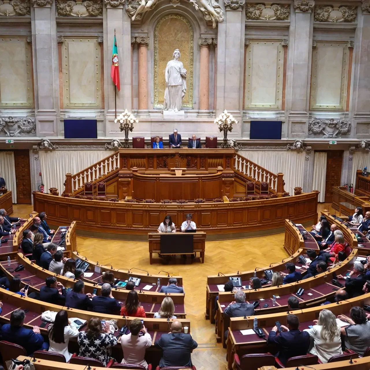 Mulheres em cargos de decisão: um retrato da sub-representação em Portugal