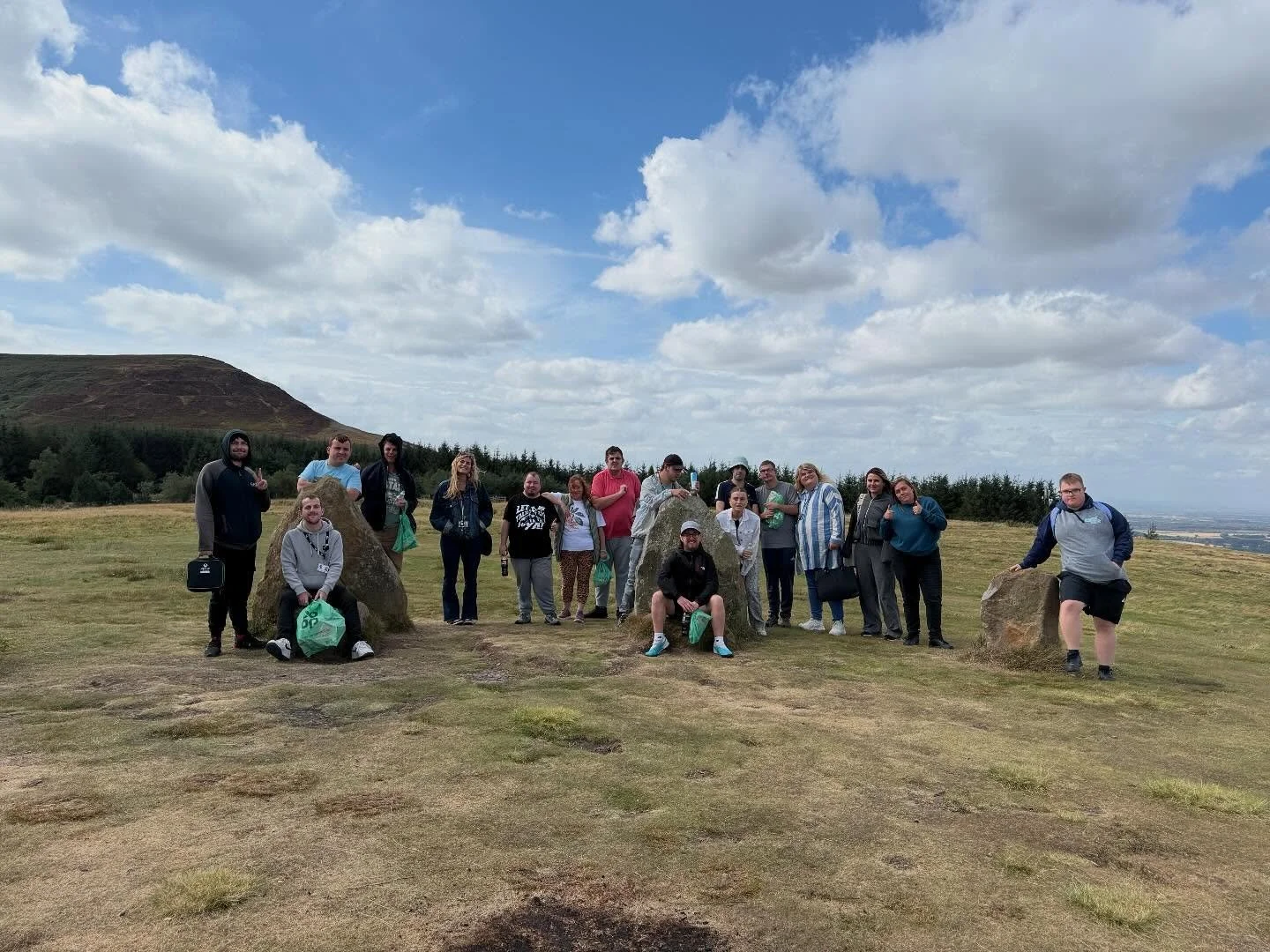 🚶&zwj;♀️ 🚶&zwj;♂️🚶&zwj;♀️