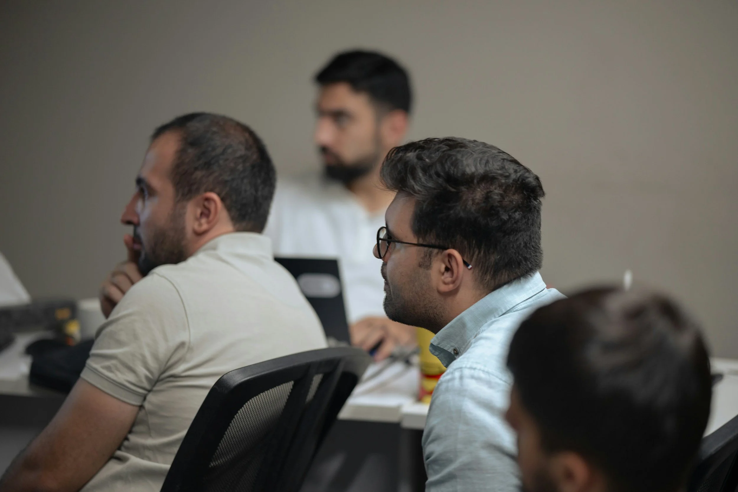 Jak projektować role, by ograniczyć napięcia w zespołach międzynarodowych