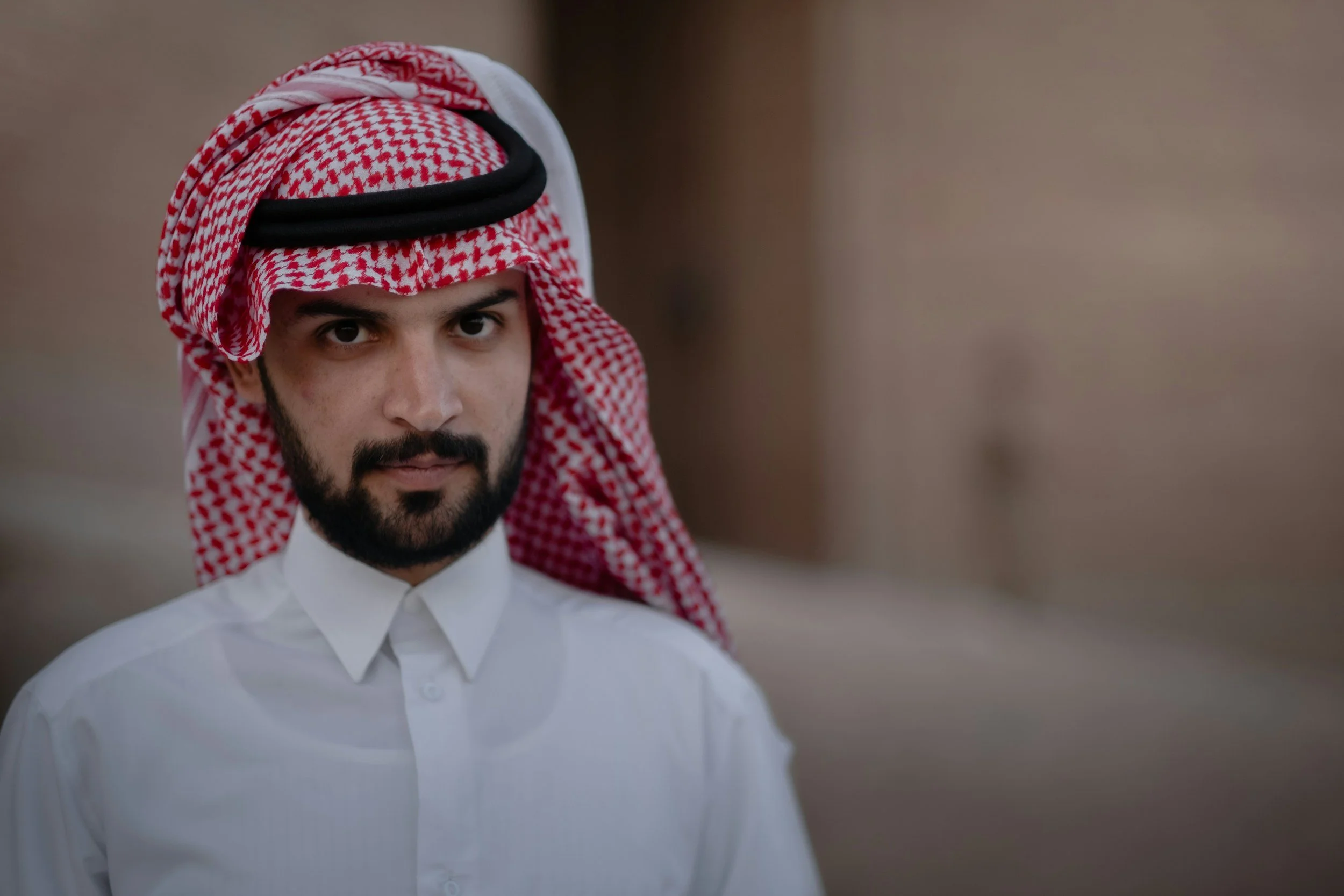 Jak negocjować z Arabami – czas, emocje i hierarchia