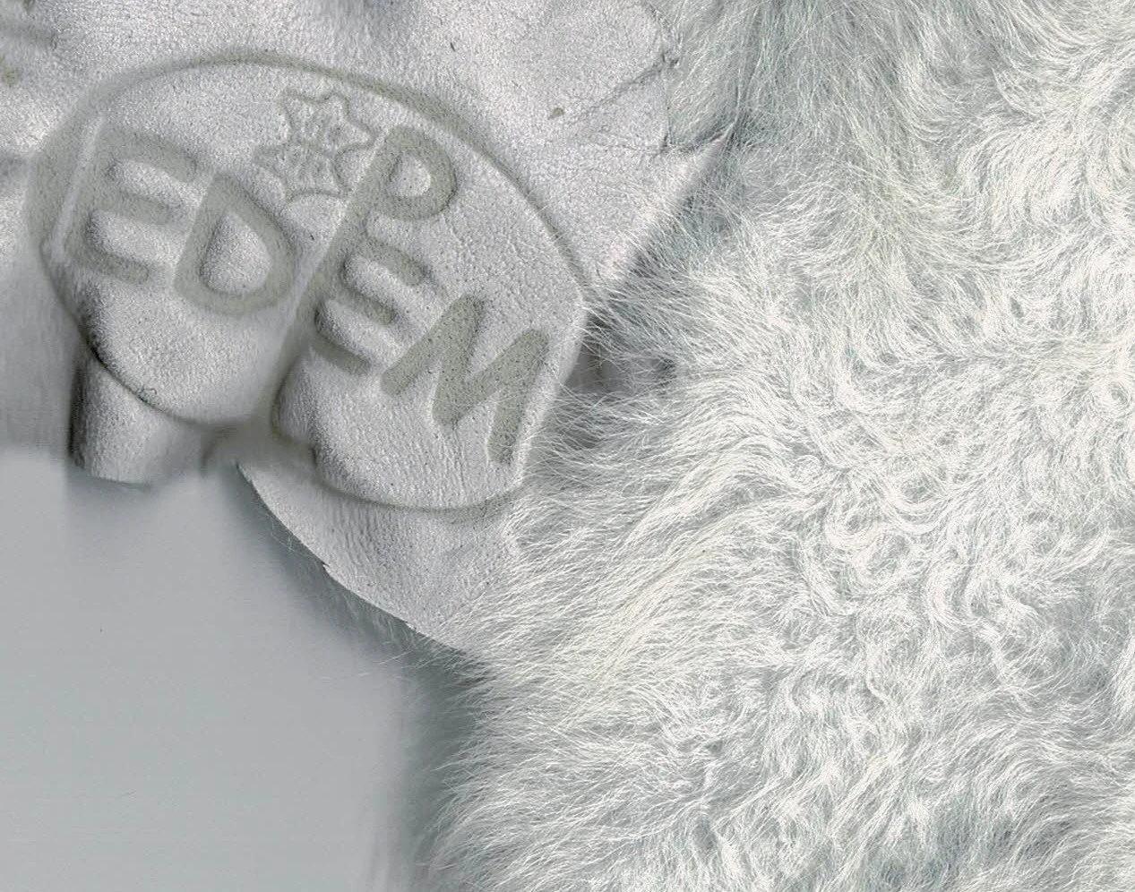 Sa Peddi Sarda™ Author Certification: EDEM/PEL SRL logo hot-stamped on leather as a seal of authenticity and legal protection for Sardinian sheepskin. Exclusive work created by Tuveri Edmondo.