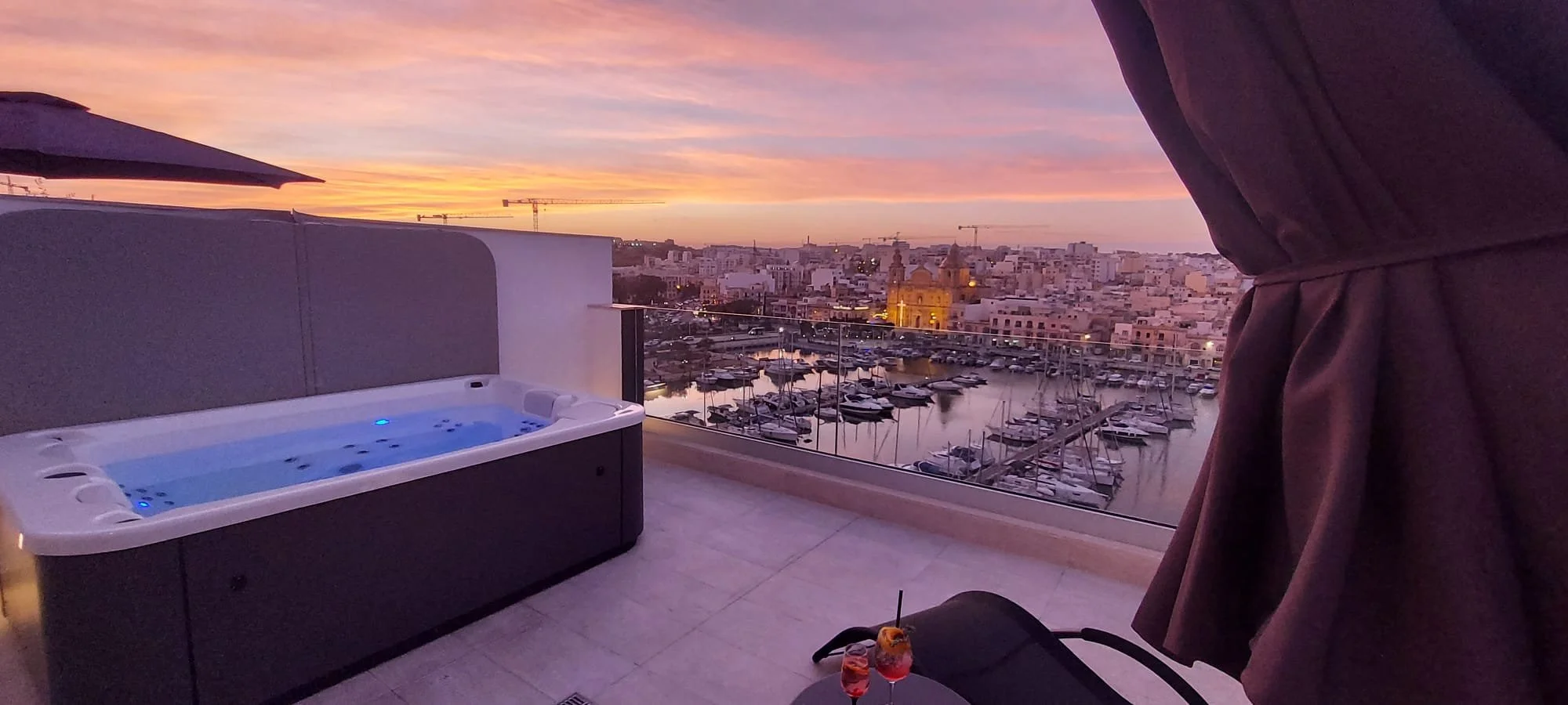 Roof top Hot Tub Luxury Pieta Marina The Address Malta