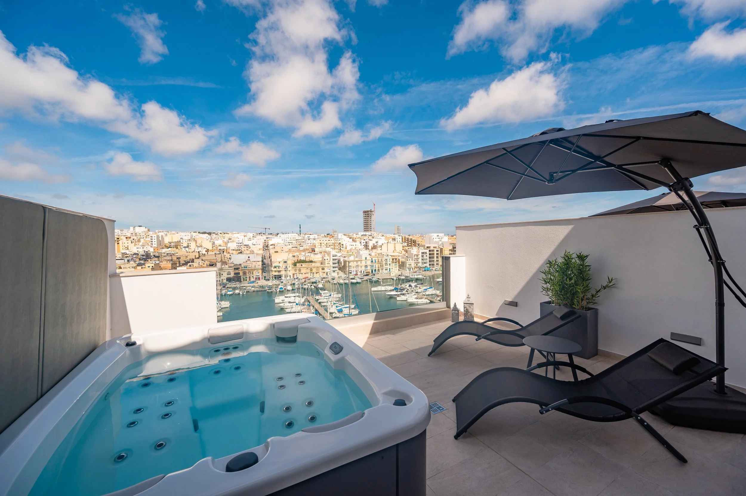 Roof top Hot Tub Luxury Pieta Marina The Address Malta