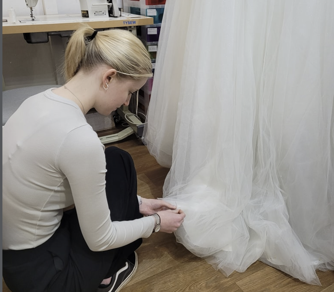 wedding dress hemming 