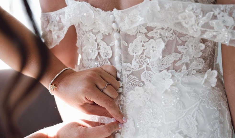 Wedding Dress Dressing