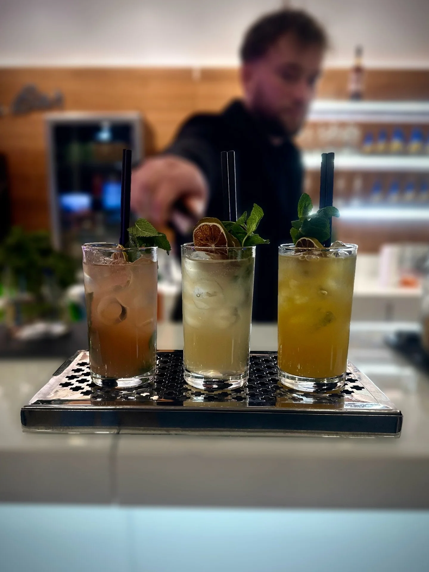 iX3 Launch night! 🚘 

A brilliant evening providing cocktails and canap&eacute;s for the new car launch.

A bespoke offering to match the vibe perfectly.

#cocktail #mobilebar #bartender #corporateevent