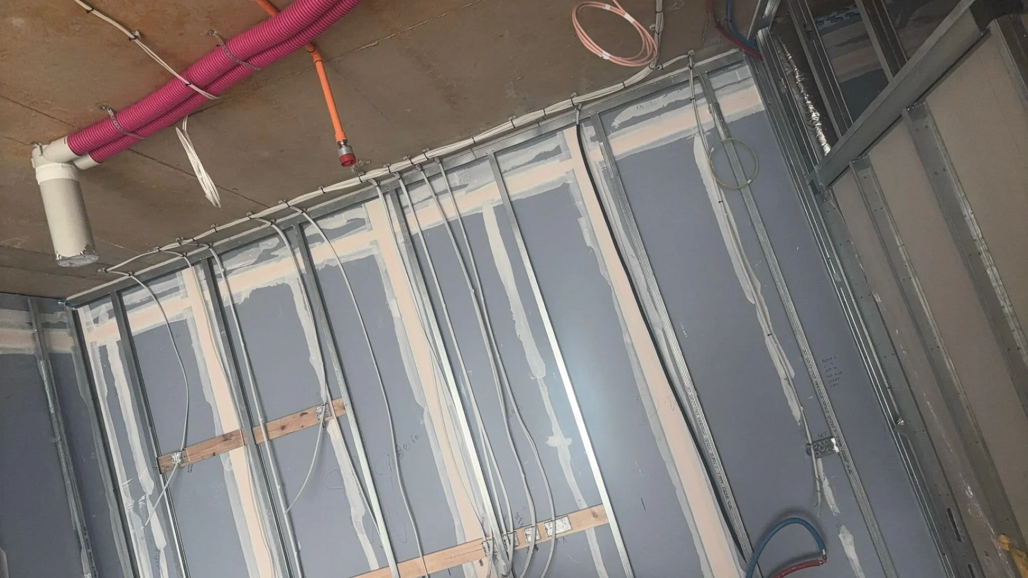 Location: Seven Mills, Clondalkin, Dublin
Units: 680 Apartments 
Works Carried out: Assisting with all first fixes.