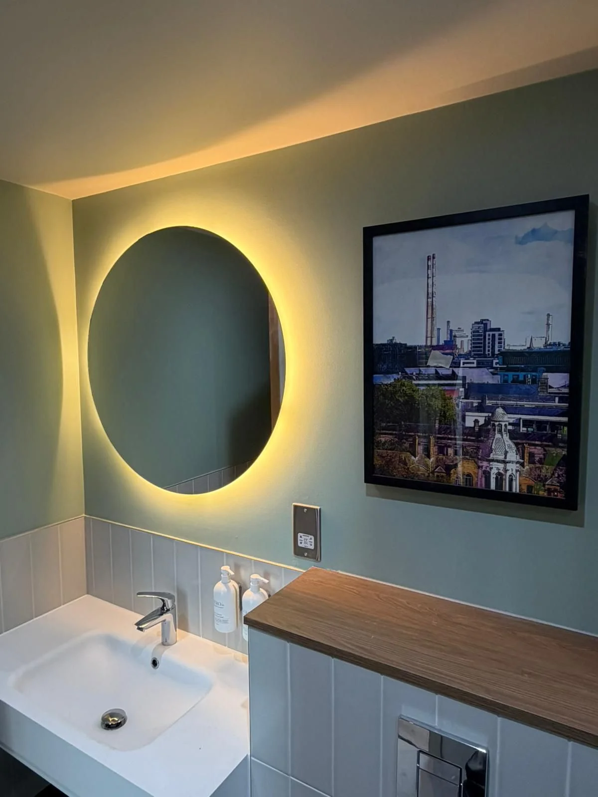 Location:Hilton, Parnell St, Dublin
Units: 2 suites and 290 rooms 
Work carried out: Assisting on the second fixing all rooms and terminating fuse boards.