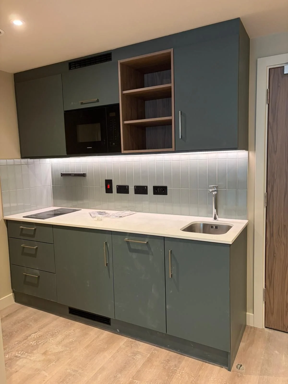 Location:Hilton, Parnell St, Dublin
Units: 2 suites and 290 rooms 
Work carried out: Assisting on the second fixing all rooms and terminating fuse boards.