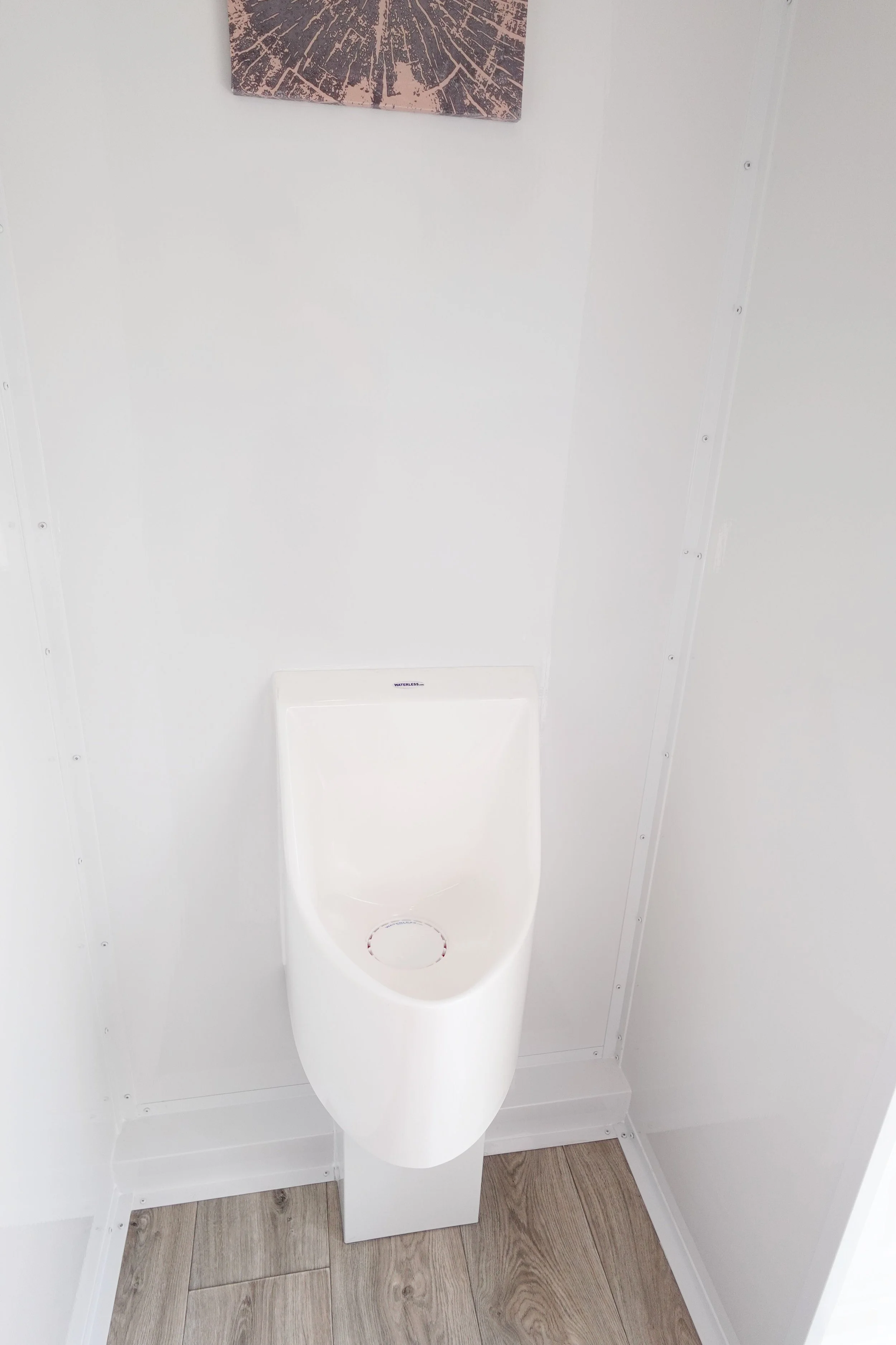 Pro5-Mobile-Restroom-Rental-InteriorM.jpg