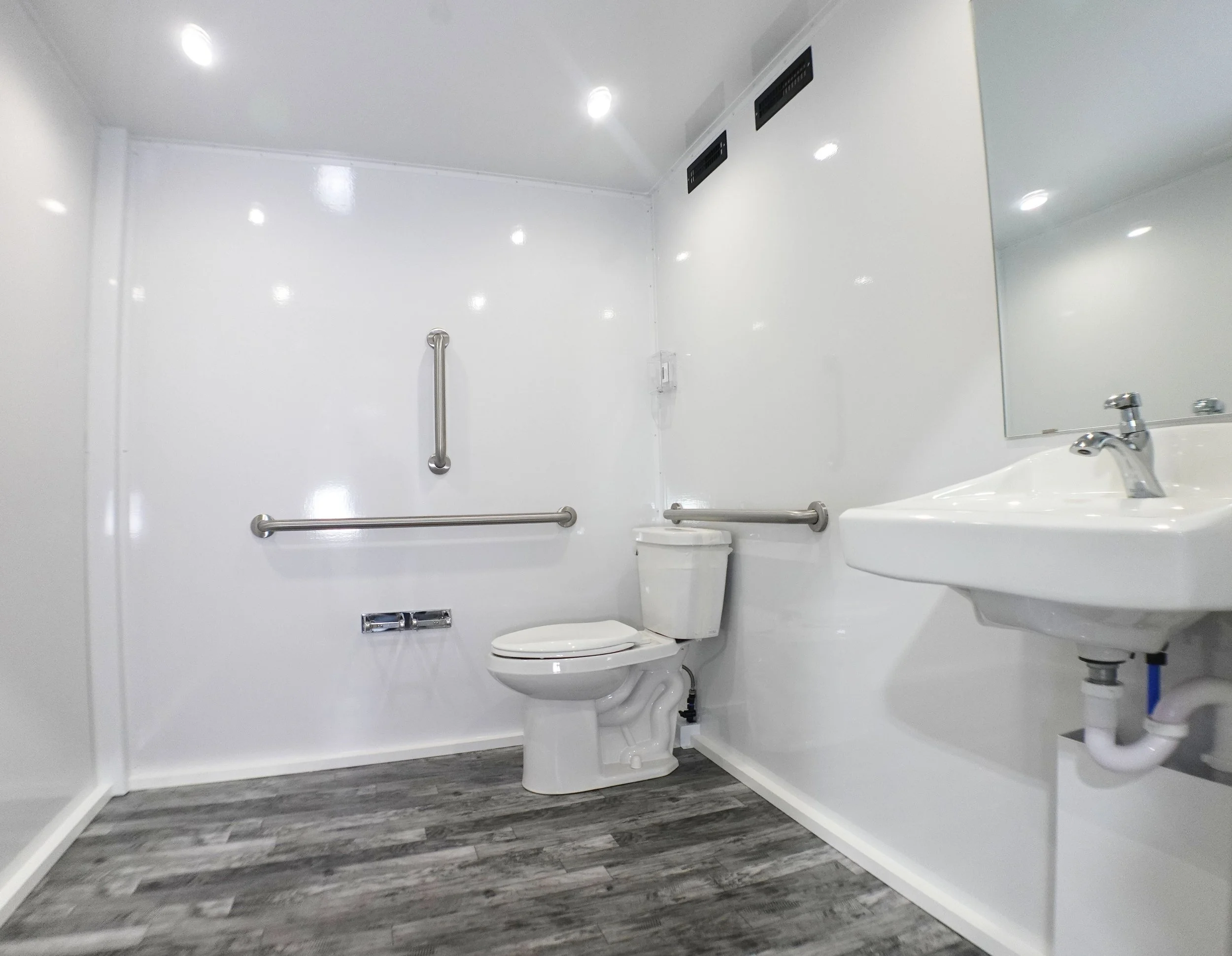 ADA2-Mobile-Restroom-Rental-Interior.jpg