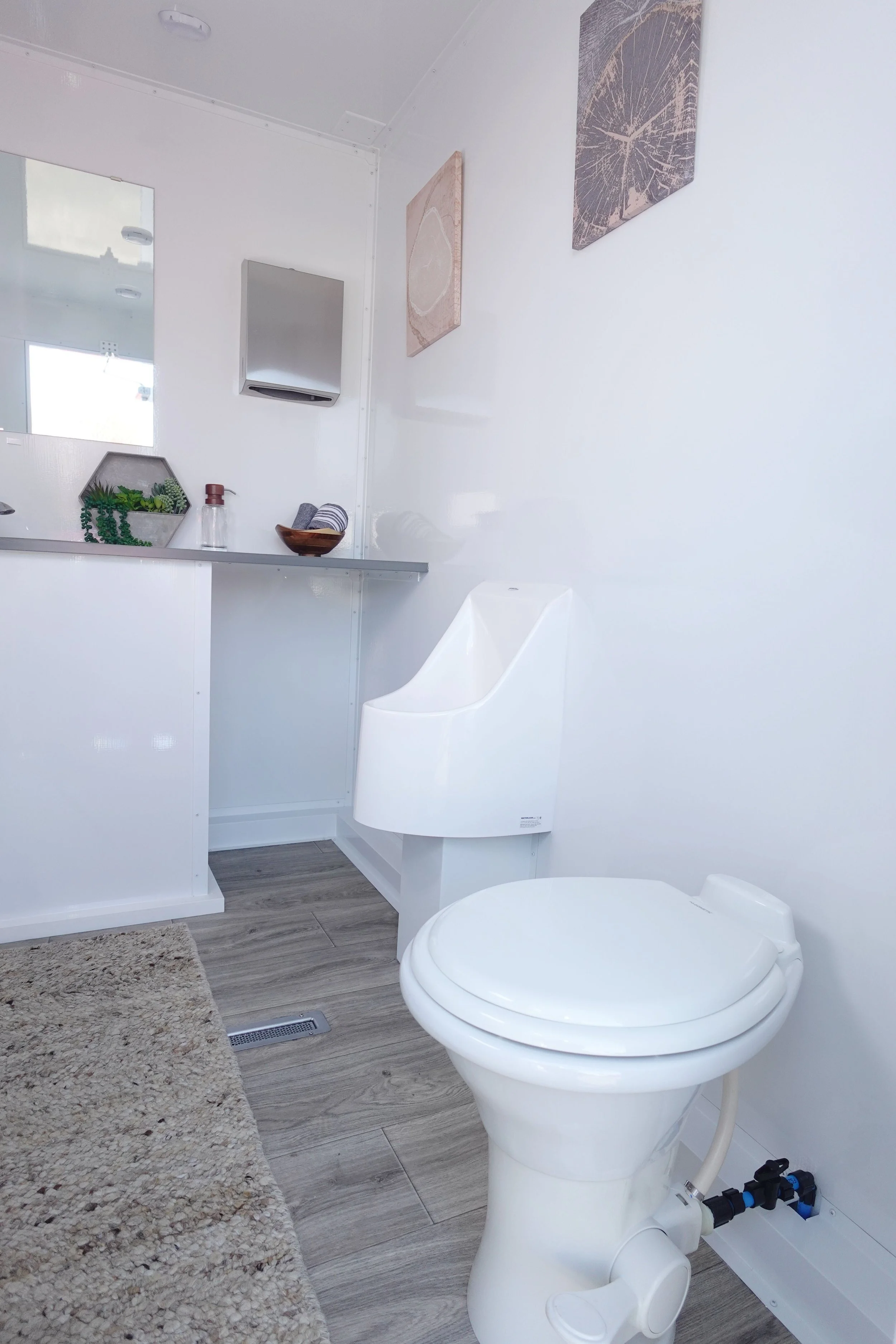 Eco3-Mobile-Restroom-Rental-InteriorM.jpg