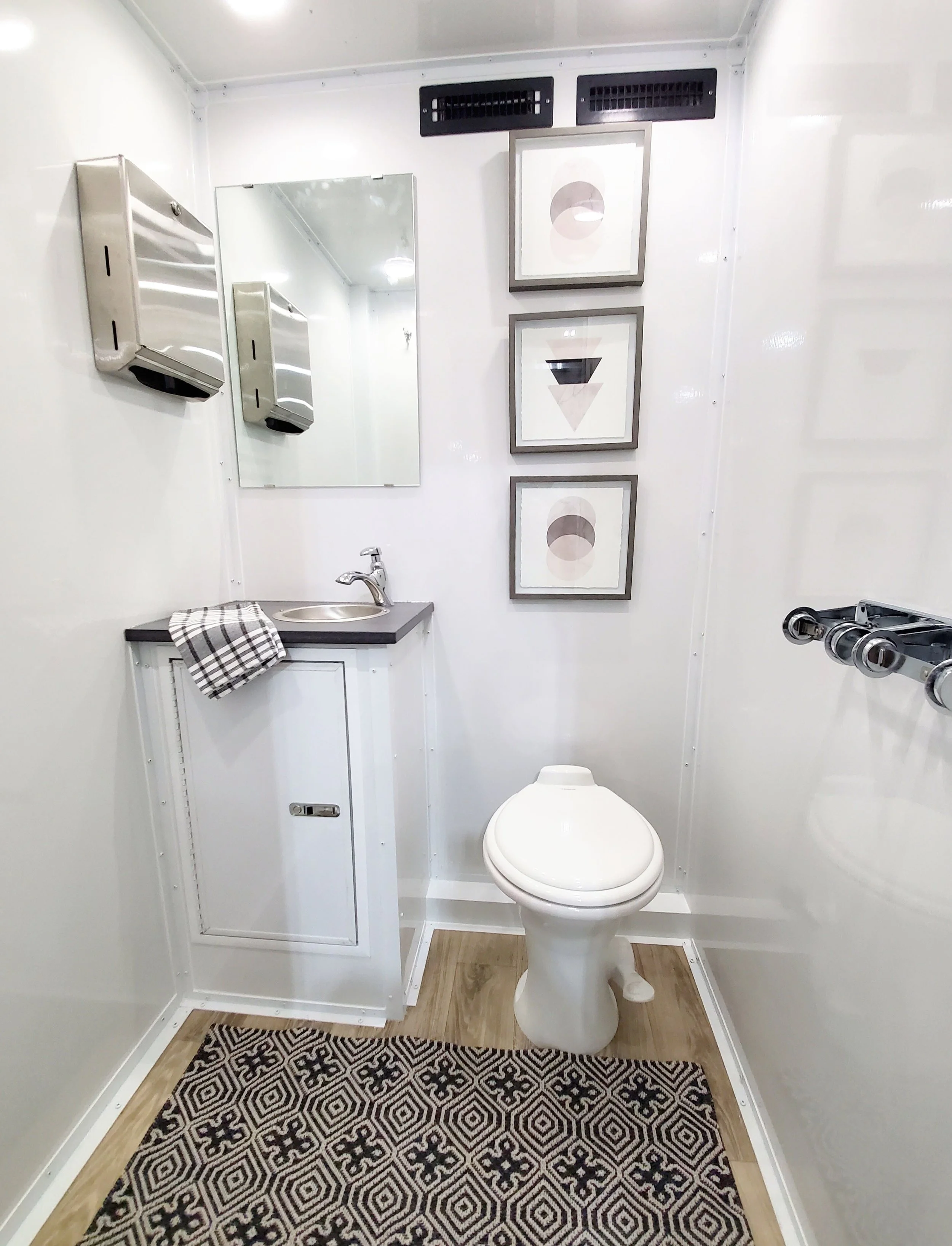 ADA2-Mobile-Restroom-Rental-Interior2.jpg