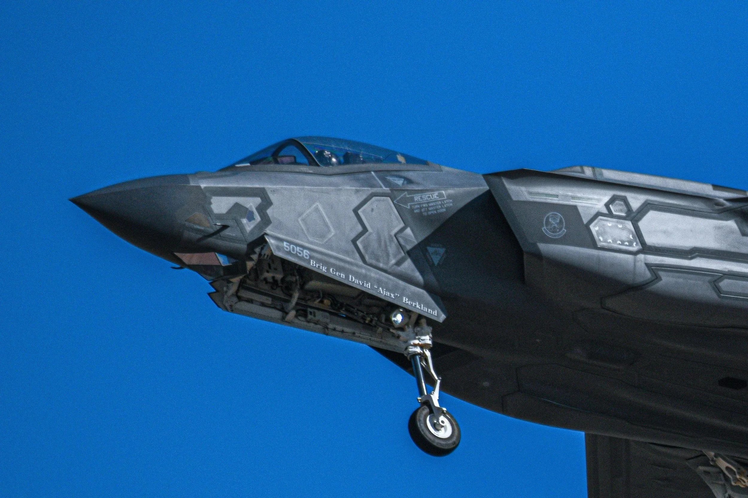 Jets F-35 - 04 17 25 - 0623  "Ajax"