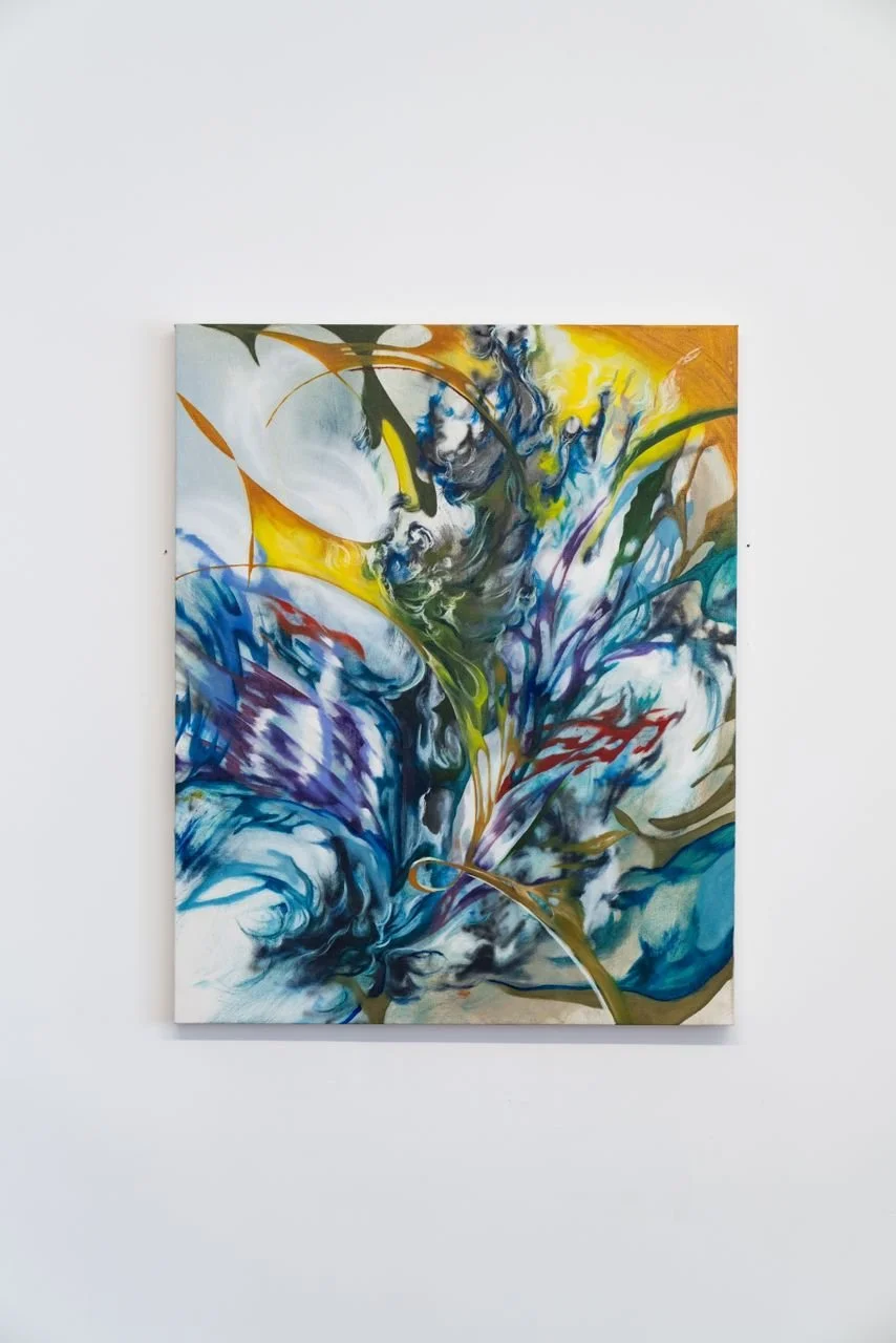 Loop around you, 2023
Graphite and oil on canvas, 100 x 80 cm