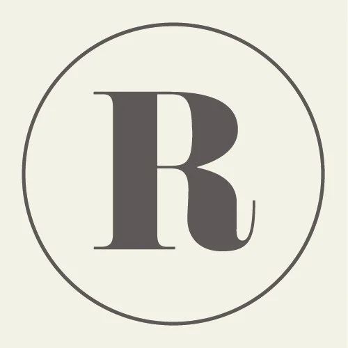 Logo circolare con una lettera 'R' stilizzata al centro.