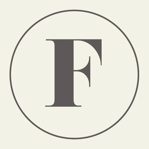 Logo circolare con la lettera 'F' al centro.