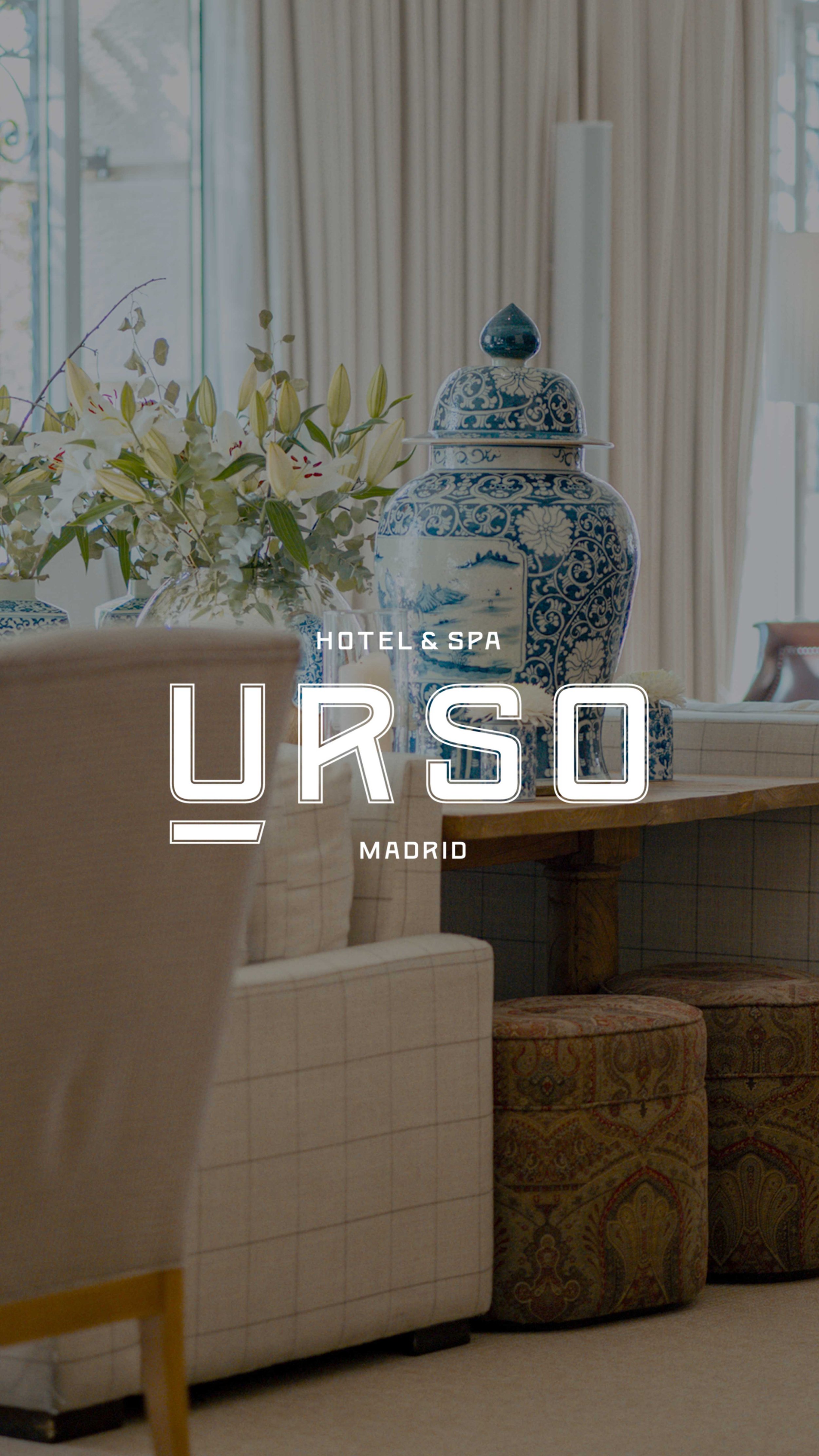 Hotel interior vignette with ceramic vase and warm light, editorial content for luxury hospitality branding in Hotel Urso Madrid 