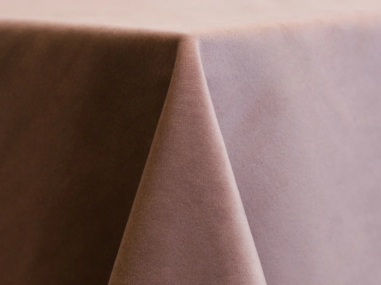 Rose Velvet Table Linen