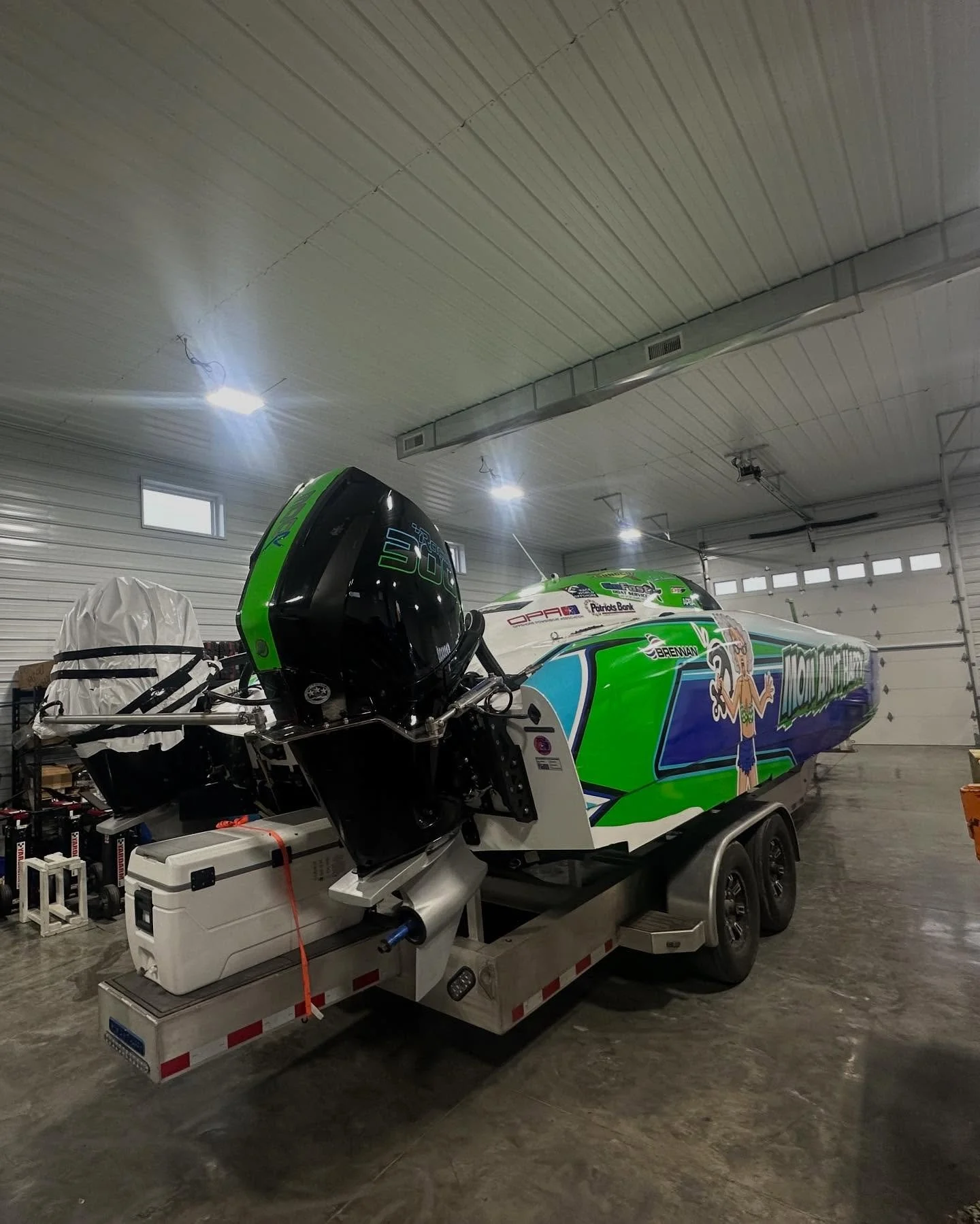 mom-aint-happy-super-stock-powerboat-race-action